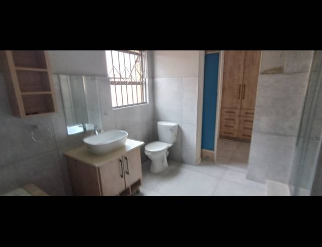 4 BEDROOM DUPLEX TO LET IN MODEL PARK